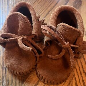Minnetonka Kids Moccasins in Brown